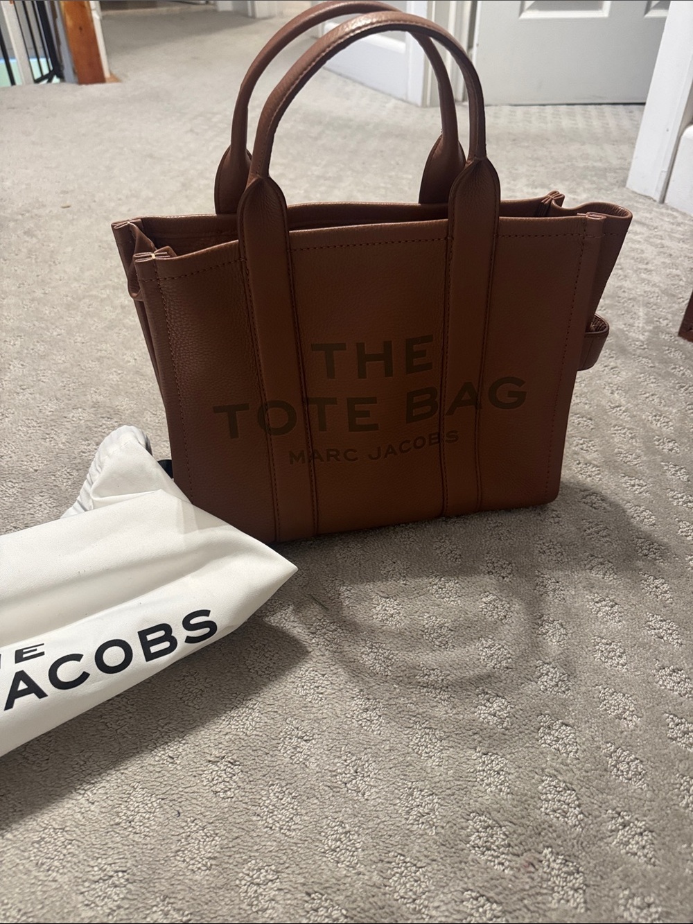 Marc Jacobs Brown Leather The Tote Bag-Size Medium